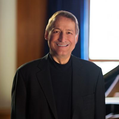 Headshot of piano faculty Douglas Humpherys