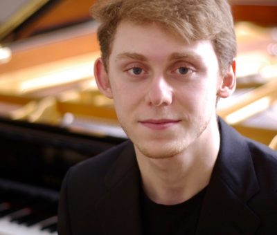 Piano Fellow Anthony Ratinov