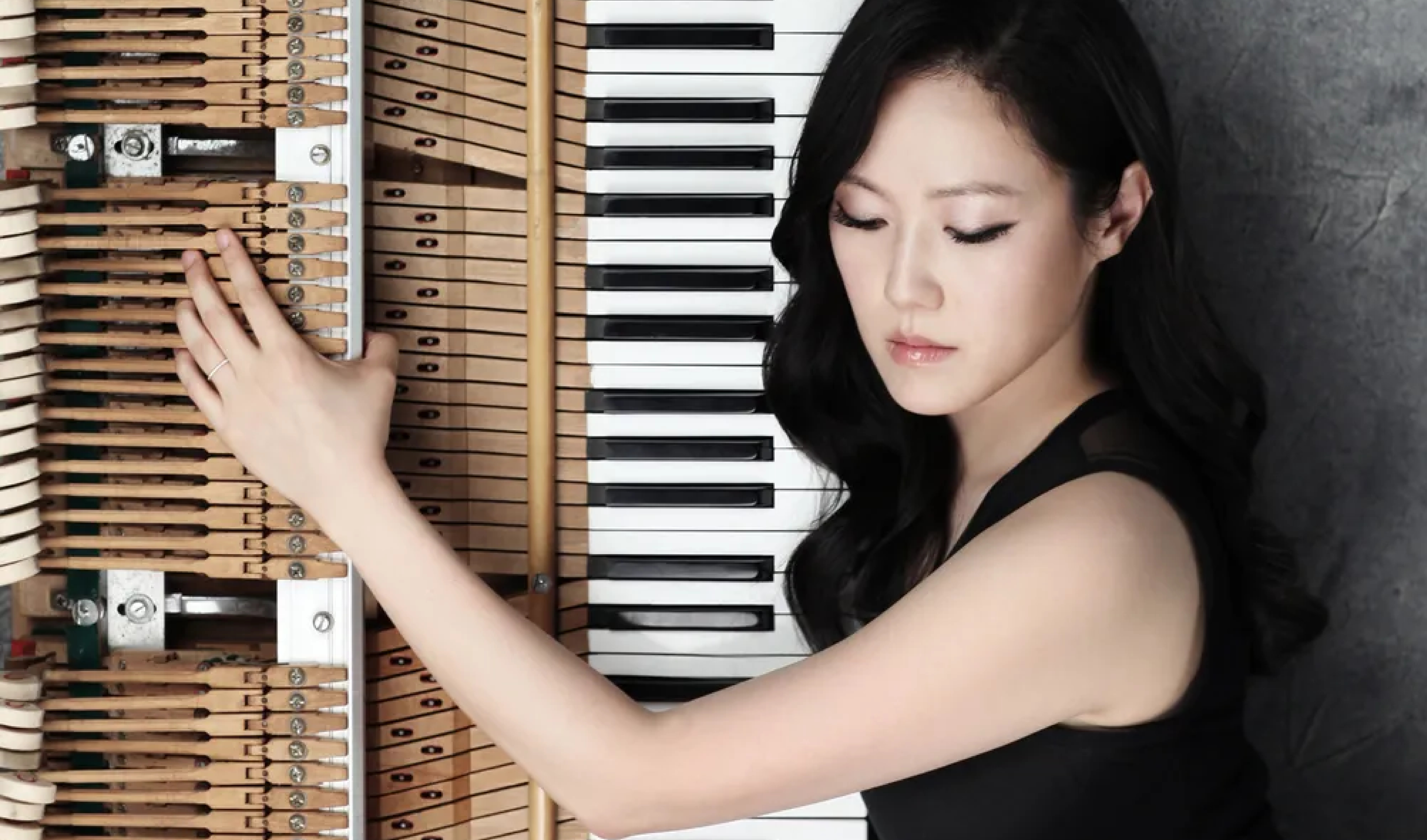 Photo of pianist Jeewon Park