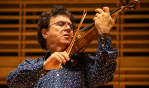 Photo of violinist Sergiu Schwartz