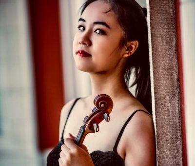 Photo of Violin Fellow Claire Arias-Kim.