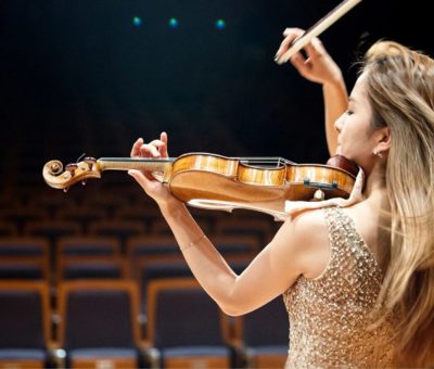 Violinist YooJin Jang