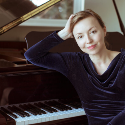 Photo of composer Elena Langer