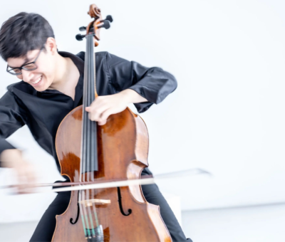Photo of cellist Zlatomir Fung