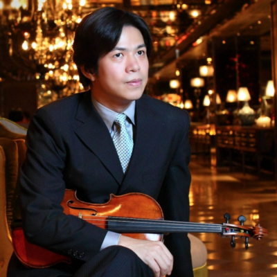 Headshot of violist Scott Lee